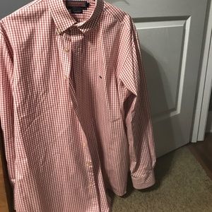 Red and white vineyard vine shirt
